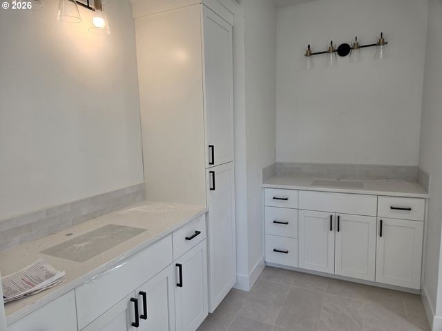 2017 Se 10TH Pl, Canby, OR 97013