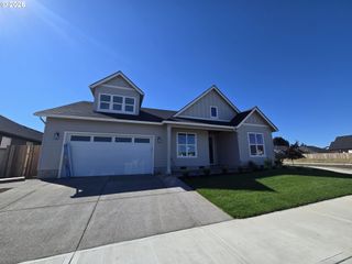 2017 Se 10TH Pl, Canby, OR 97013