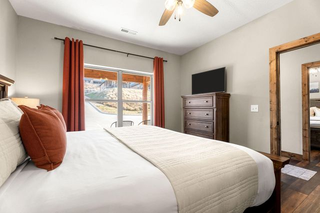 270 Indian Summer Lane 736, Branson, MO 65616