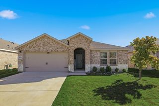 3934 Dickinson Avenue, Aubrey, TX 76227