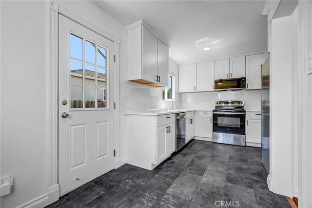 5960 Pepperwood Avenue, Lakewood, CA 90712