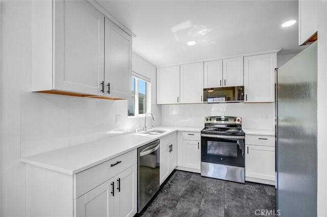 5960 Pepperwood Avenue, Lakewood, CA 90712