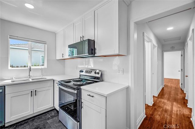 5960 Pepperwood Avenue, Lakewood, CA 90712