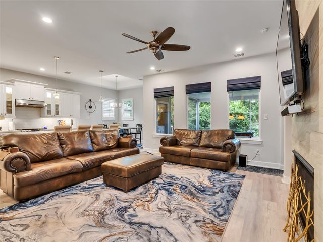 49 Wyndemere Drive, Montgomery, TX 77356