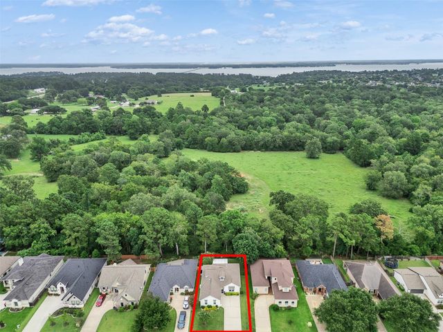 49 Wyndemere Drive, Montgomery, TX 77356