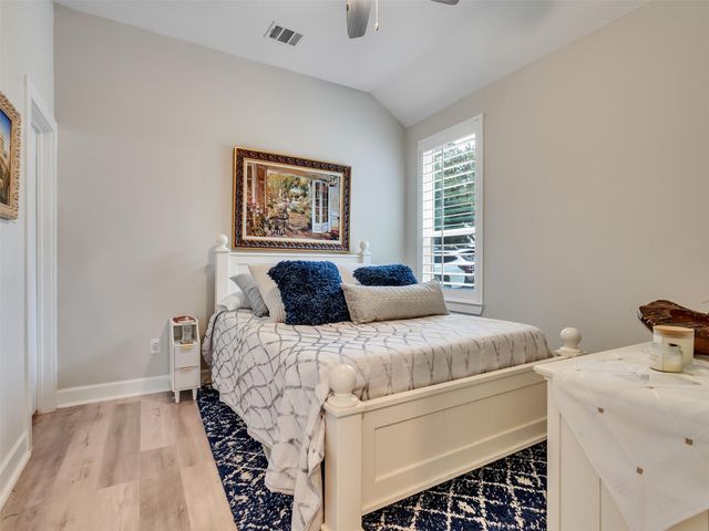 49 Wyndemere Drive, Montgomery, TX 77356