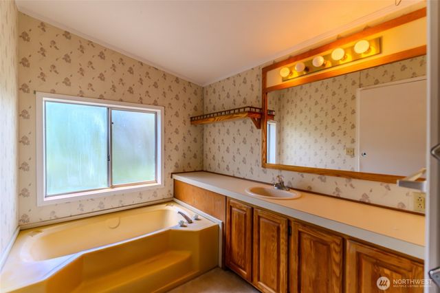 2119 Victoria Avenue, Port Townsend, WA 98368