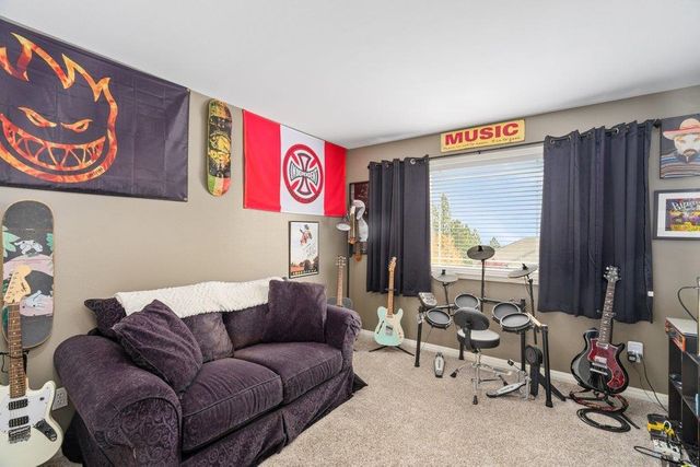 5060 S Hillcrest Ln, Veradale, WA 99037