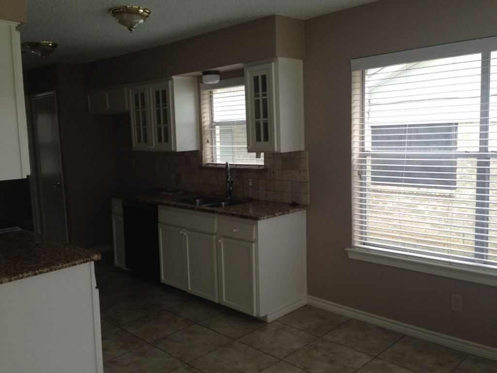 1608 Glenhill Lane, Lewisville, TX 75077 — photo 5