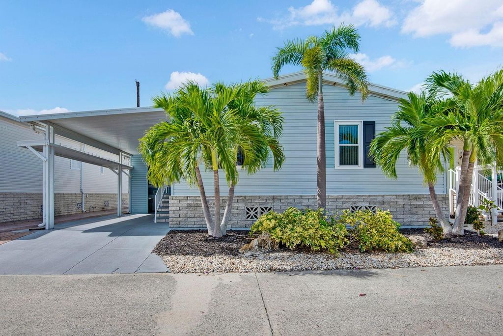 10315 CORTEZ ROAD W 7F, BRADENTON, FL 34210 — exterior
