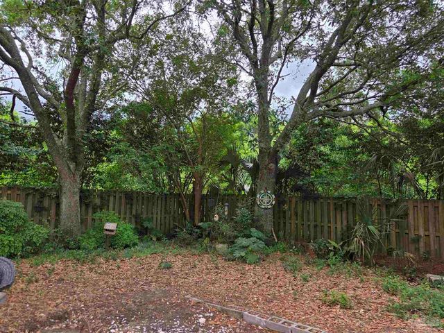 120 Country Club Rd, Pensacola, FL 32507