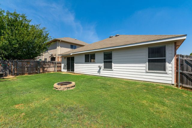 4908 Meadow Trails Drive, Fort Worth, TX 76244