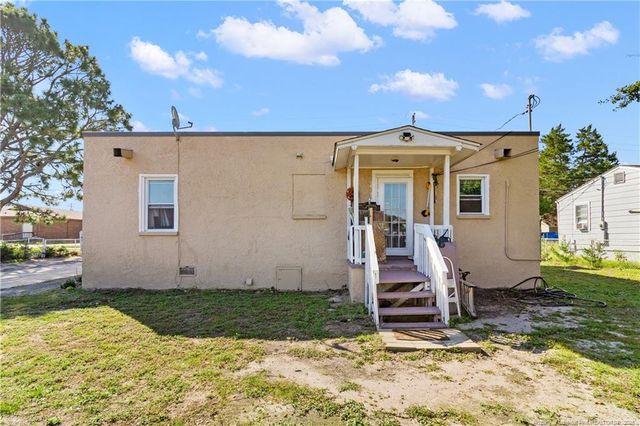 102 Scarborough Street, Spring Lake, NC 28390
