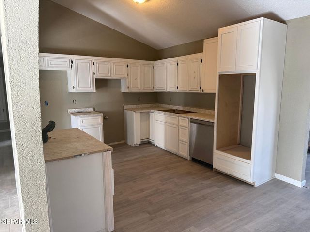 8533 PADDLEFOOT Lane, El Paso, TX 79907