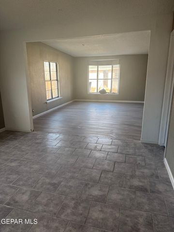 8533 PADDLEFOOT Lane, El Paso, TX 79907