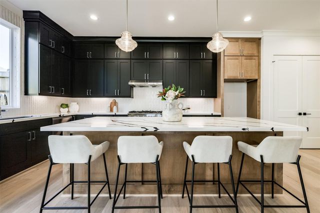 2011 Hopkins Street, Houston, TX 77006