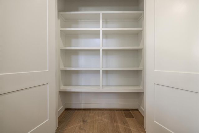 2011 Hopkins Street, Houston, TX 77006