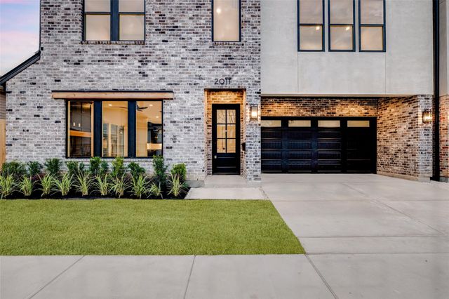 2011 Hopkins Street, Houston, TX 77006