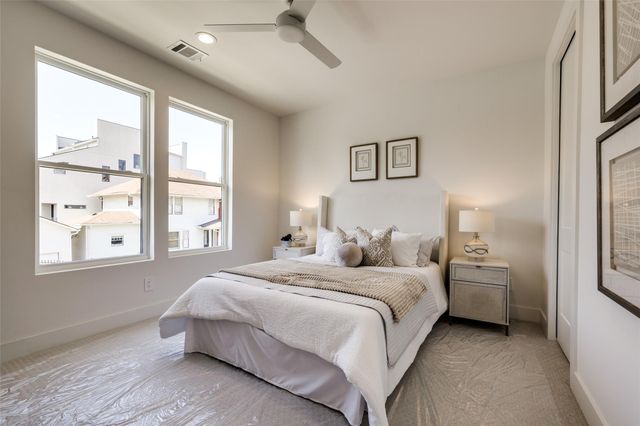 2011 Hopkins Street, Houston, TX 77006