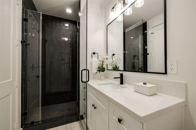 2011 Hopkins Street, Houston, TX 77006