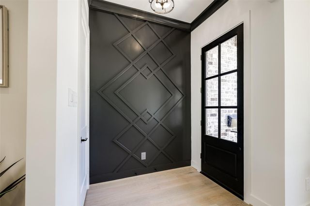 2011 Hopkins Street, Houston, TX 77006