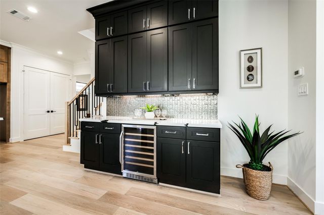 2011 Hopkins Street, Houston, TX 77006