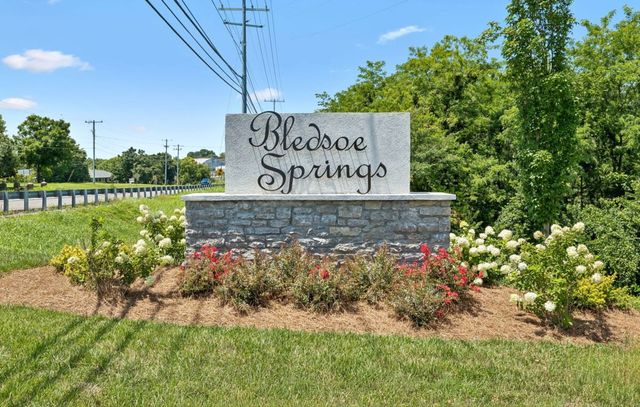 1212 Valley Ridge Dr, Gallatin, TN 37066