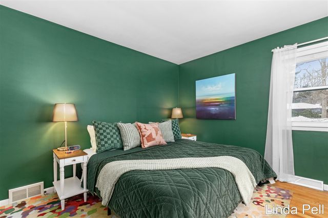 7146 Thorncrest Drive, Grand Rapids, MI 49546