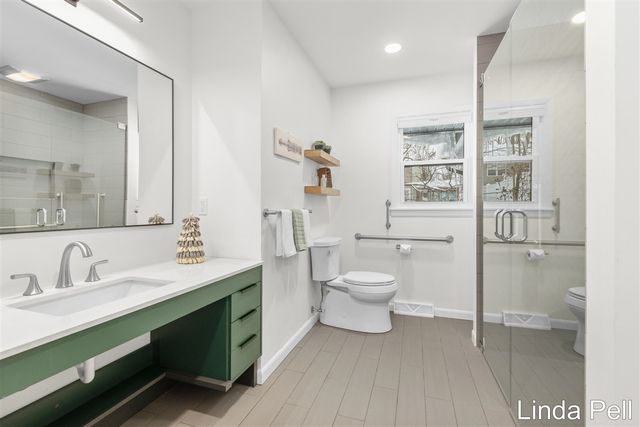 7146 Thorncrest Drive, Grand Rapids, MI 49546