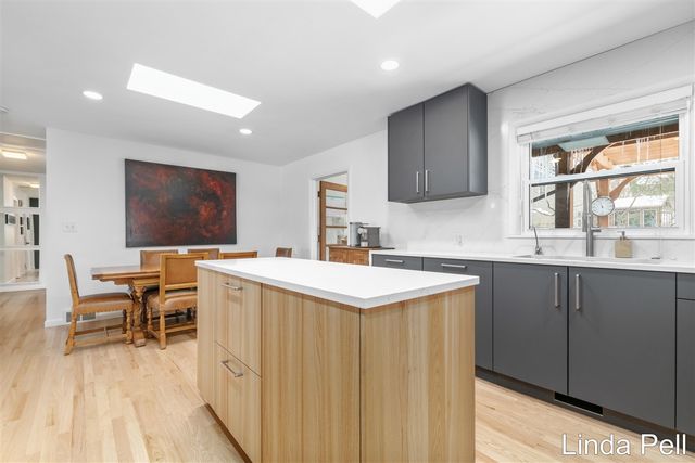 7146 Thorncrest Drive, Grand Rapids, MI 49546