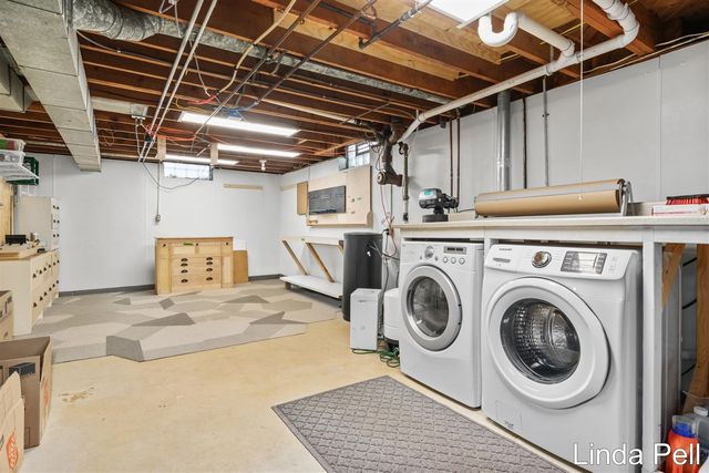 7146 Thorncrest Drive, Grand Rapids, MI 49546