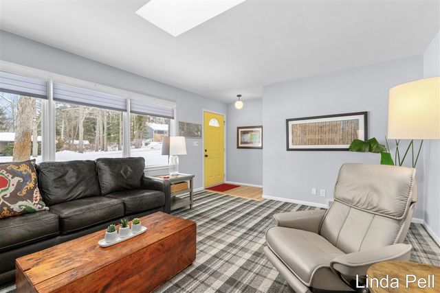 7146 Thorncrest Drive, Grand Rapids, MI 49546