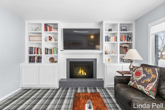 7146 Thorncrest Drive, Grand Rapids, MI 49546