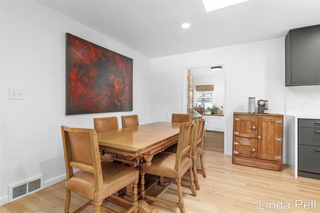 7146 Thorncrest Drive, Grand Rapids, MI 49546