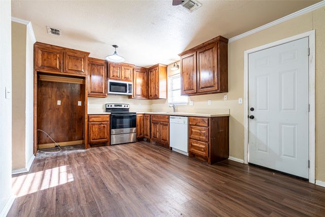 2015 Wood Court, Granbury, TX 76048