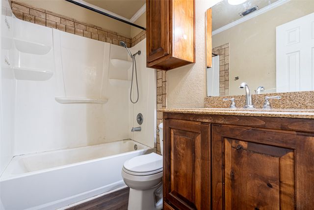 2015 Wood Court, Granbury, TX 76048