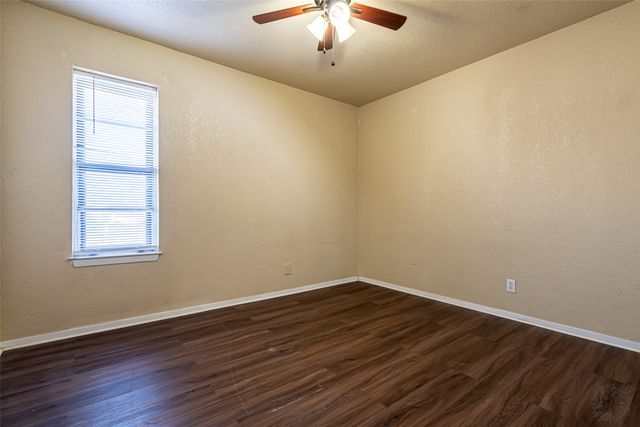 2015 Wood Court, Granbury, TX 76048