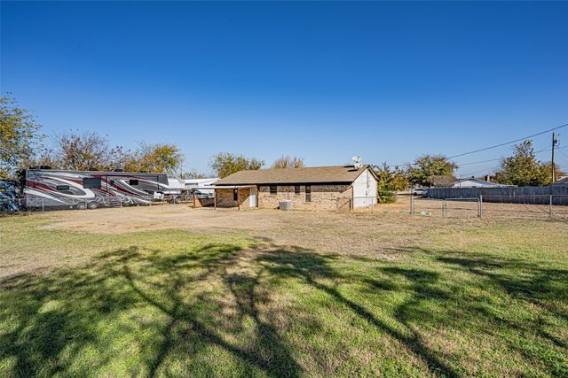 2015 Wood Court, Granbury, TX 76048