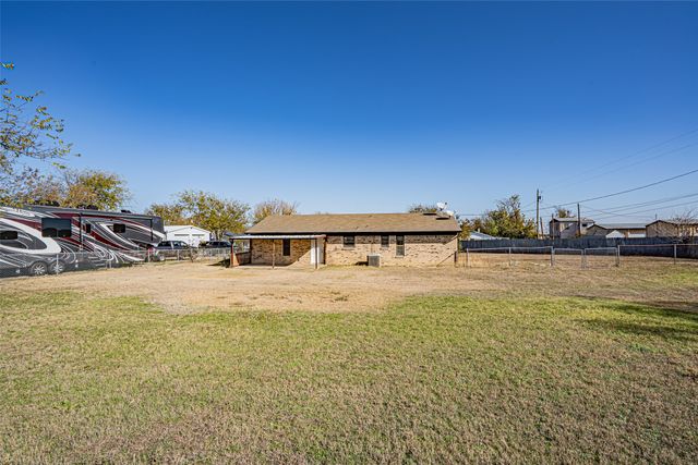 2015 Wood Court, Granbury, TX 76048