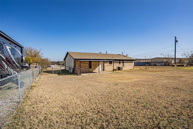 2015 Wood Court, Granbury, TX 76048