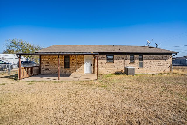 2015 Wood Court, Granbury, TX 76048