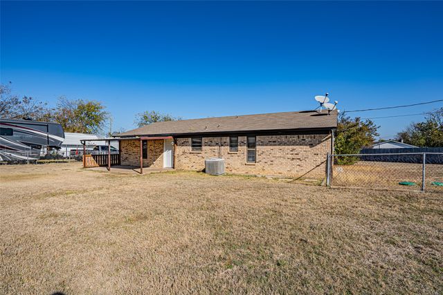 2015 Wood Court, Granbury, TX 76048