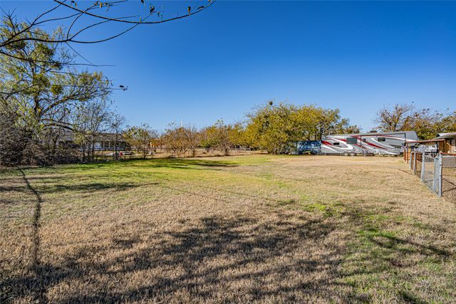 2015 Wood Court, Granbury, TX 76048
