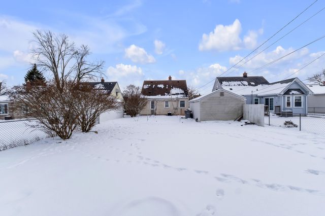 24700 Ross Street, Dearborn, MI 48124