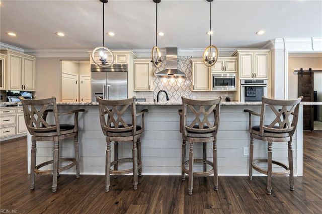 1409 Paul Eason DR, Chesapeake, VA 23322