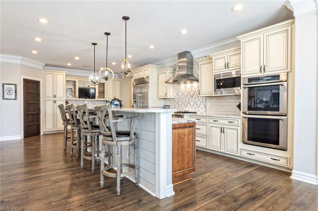 1409 Paul Eason DR, Chesapeake, VA 23322