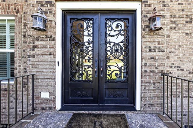 1409 Paul Eason DR, Chesapeake, VA 23322