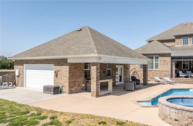 1409 Paul Eason DR, Chesapeake, VA 23322