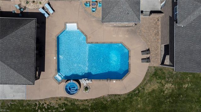 1409 Paul Eason DR, Chesapeake, VA 23322