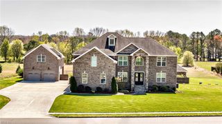 1409 Paul Eason DR, Chesapeake, VA 23322